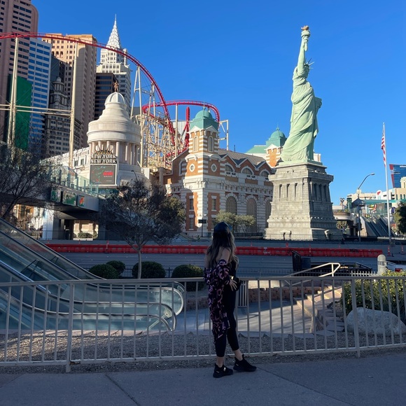 💃🏼🛍️ FEBRUARY IN VEGAS 💃🏼🛍️ - Picture 7 of 7